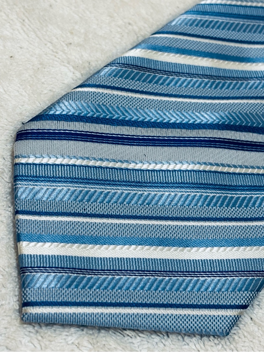 Almost Brand New Stylish Tie By Giorgio Armani